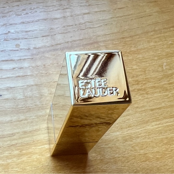 💄Estée Lauder full size Immortal scalping lipstick - Picture 3 of 3